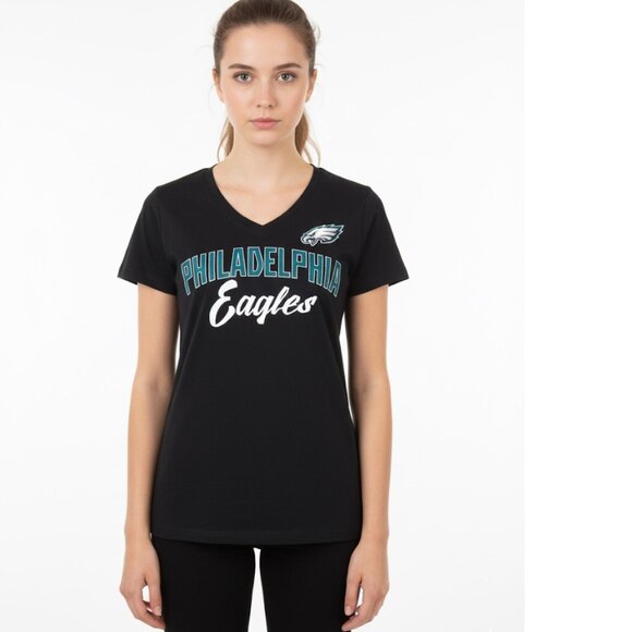 Philadelphia Eagles Women's Vee Neck Tee Shirt Size Medium NWT - Picture 1 of 1